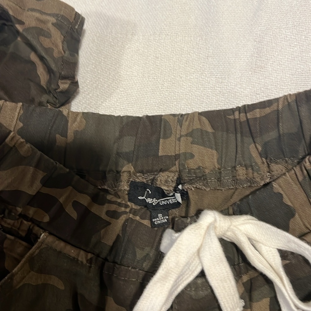NWOT Camo jeans - Picture 5 of 6